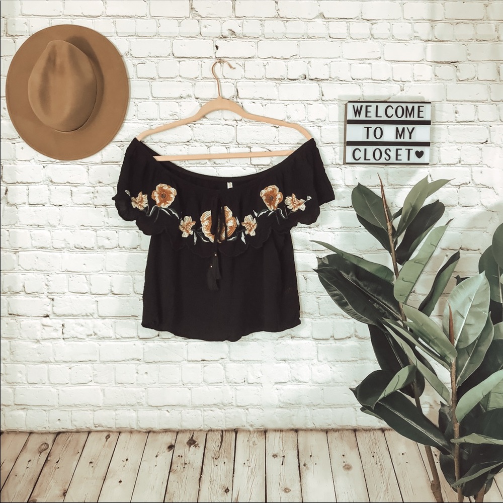 Xhilaration Floral Off The Shoulder Top